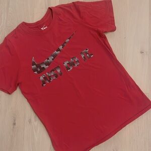 Boys Nike Tshirt size Large